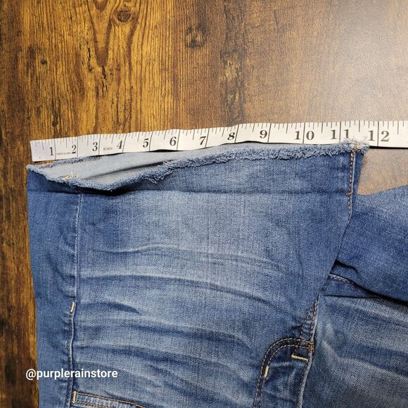 American Eagle Hi Rise Shortie Size 8 Super Stretch Raw Hem Medium Light Wash - Picture 10 of 11